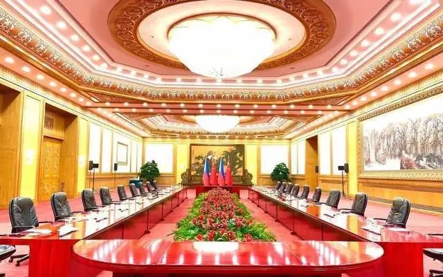 菲总统访华签署14项合作文件，中菲关系开创新“黄金时代”